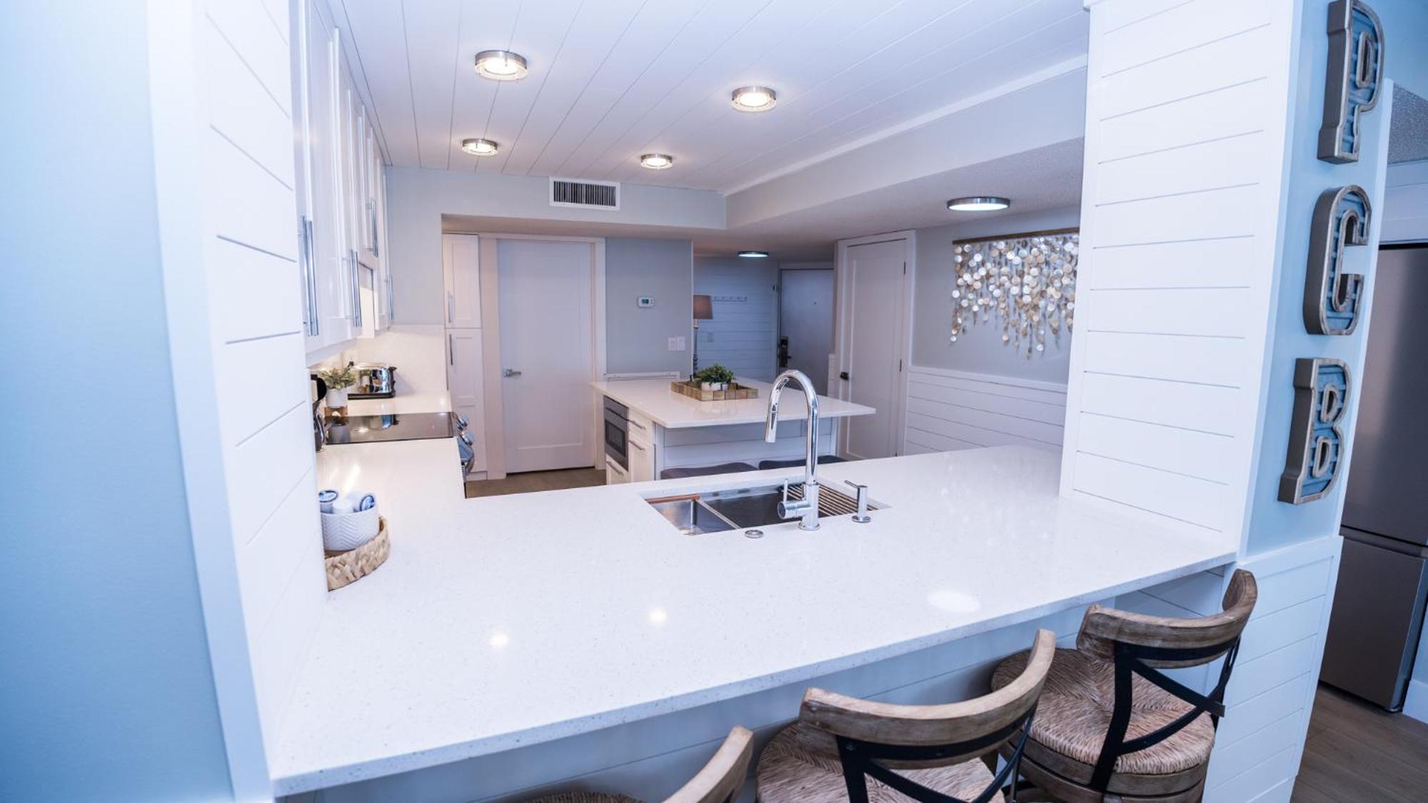 New Rental - 3Br 3Ba Corner Beachfront - 2024 Remodel - 3 Pools, Tiki Hut, Gym, Tennis Panama City Beach Eksteriør bilde